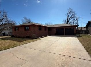 3719 Meadowlark Ln, Great Bend, KS 67530