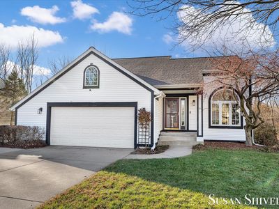 6903 Lake Bluff Dr NE, Comstock Park, MI, 49321