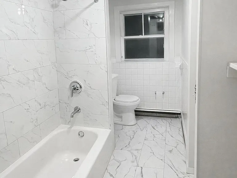 278 Mile Square Rd — Photo 7