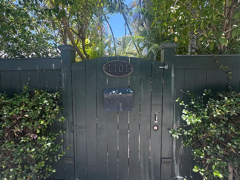 1101 Von Phister St — Photo 3