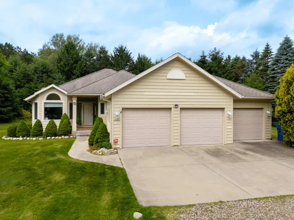 10102 S 2nd St, Schoolcraft, MI 49087