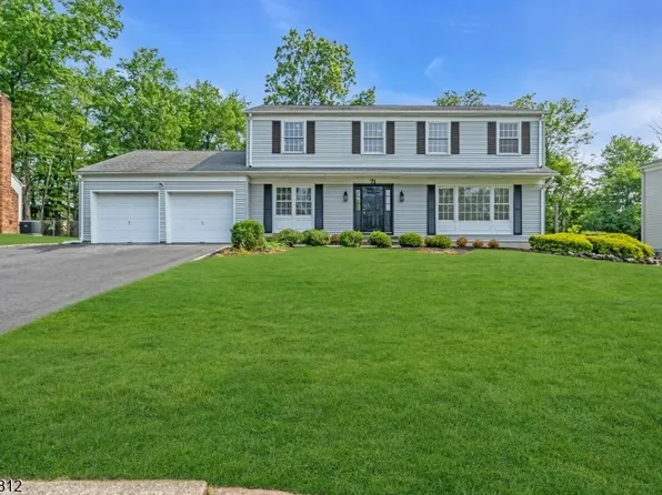 71 Tiffany Dr, East Hanover Twp., NJ 07936