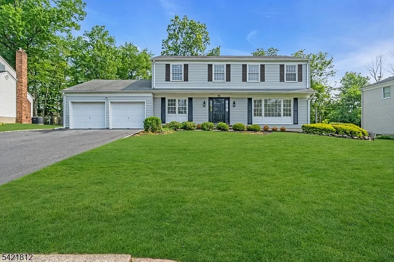 71 Tiffany Dr photo 1