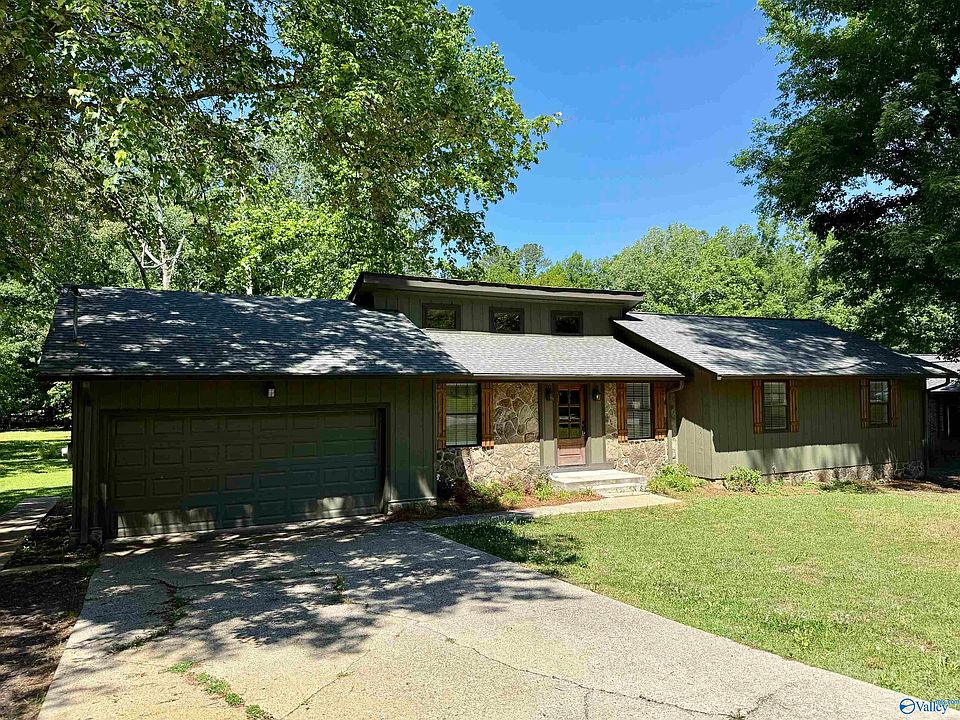 1st image of 208 Seville Ln