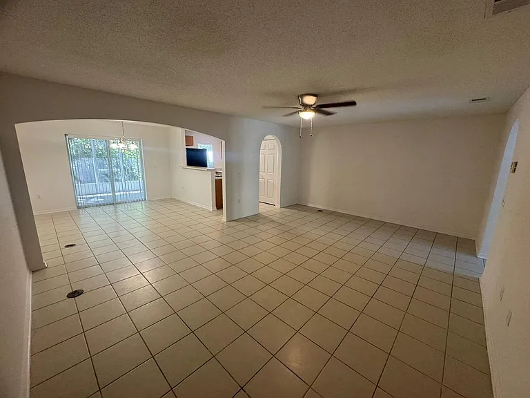 2720 Merrieweather Ln — Photo 11