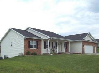 316 Knoll View Dr, Janesville, WI 53548