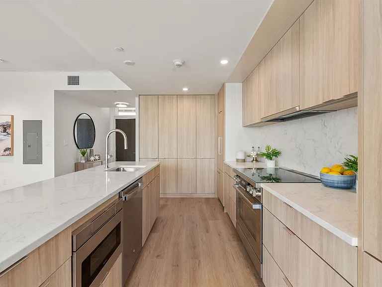 120 Nantasket Ave #Penthouse 4 — Photo 17