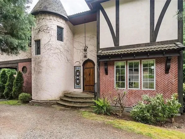 16425 SE 34th St, Bellevue, WA 98008