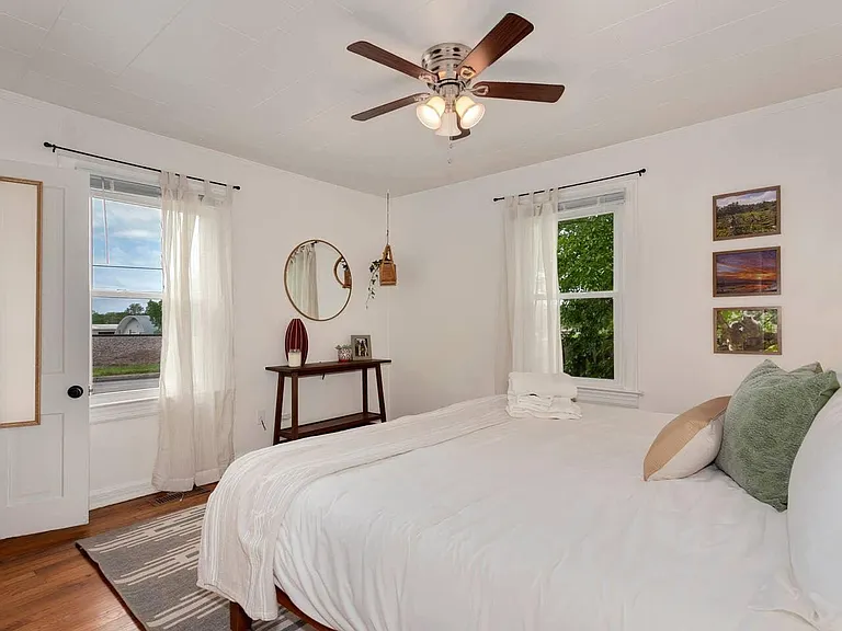 258 W Miller St — Photo 15