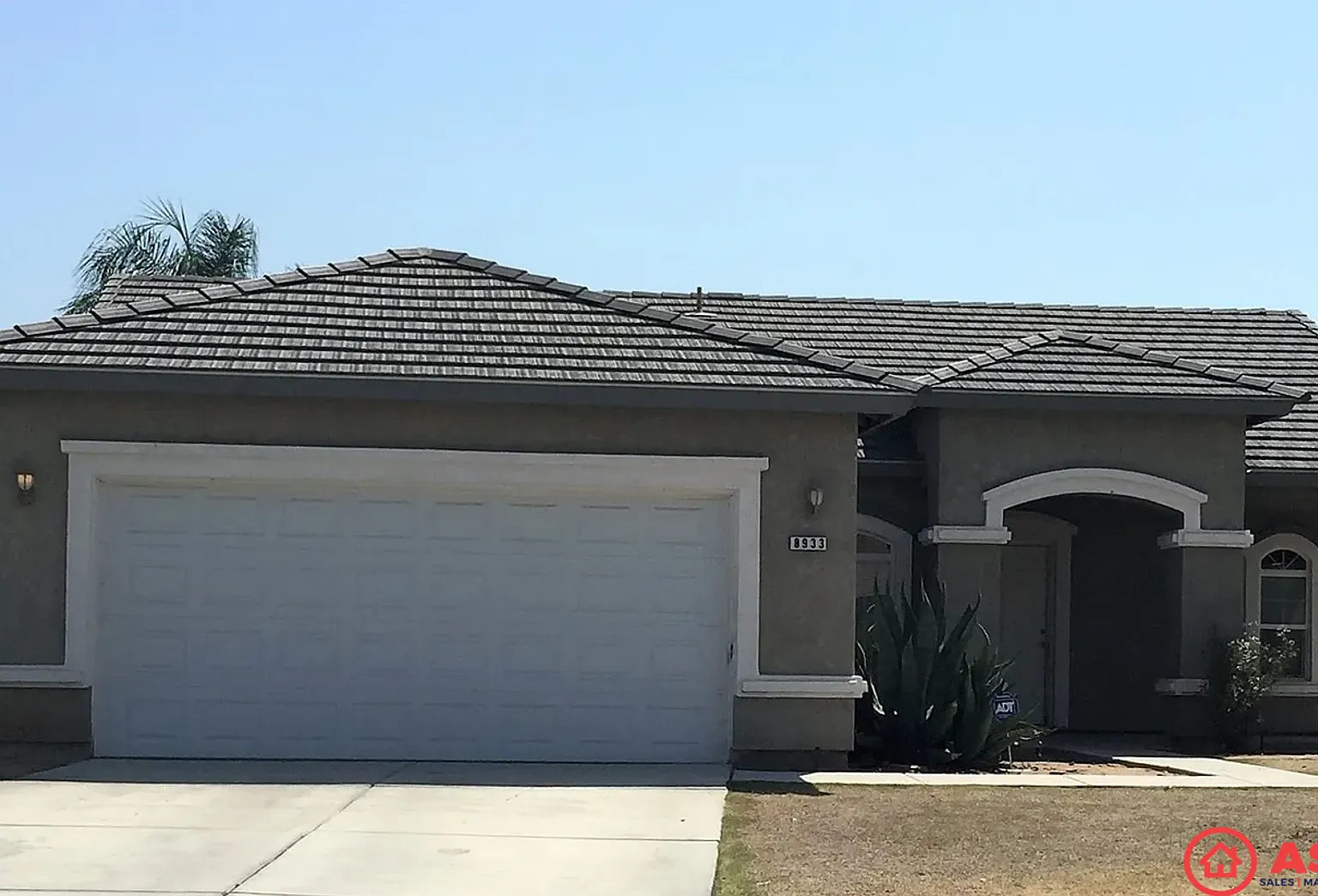 Spacious 5BD/2BA Home in Bakersfield's 93306 — Photo 1