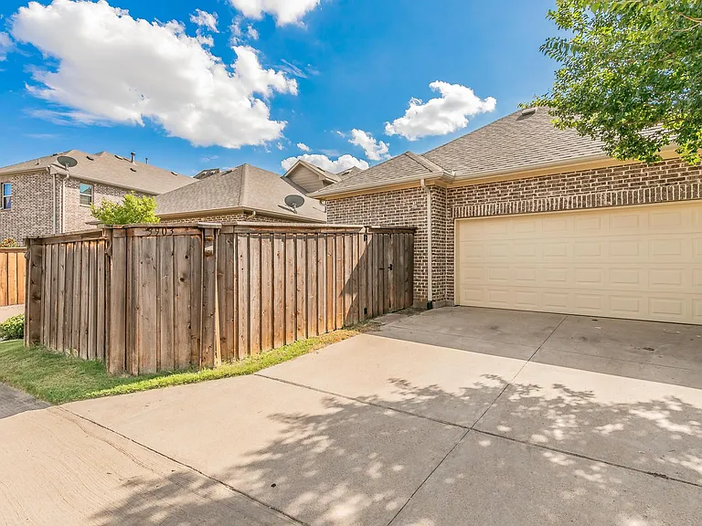 3903 Plum Vista Pl — Photo 37