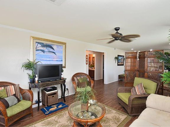 4th image of 946 Yucca Dr