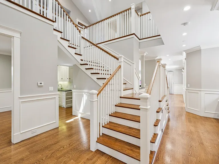 1517 Howard Ave — Photo 35