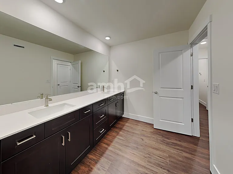 1271 E Ludlow Dr — Photo 12