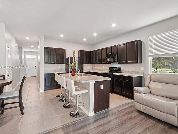 5th image of 508 Glenn Cross Dr