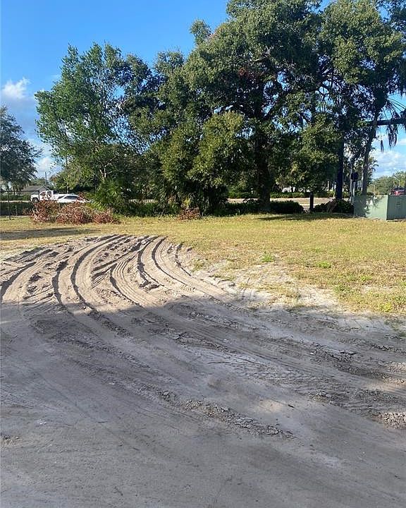 2nd image of 520 N Martin Luther King Jr Ave