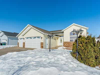 2414 Lacorte Loop, Bismarck, ND, 58503