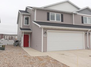 2608 Douglas Pl SE, Mandan, ND 58554