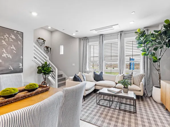 553 Valley Oaks Cir, Novato, CA 94945