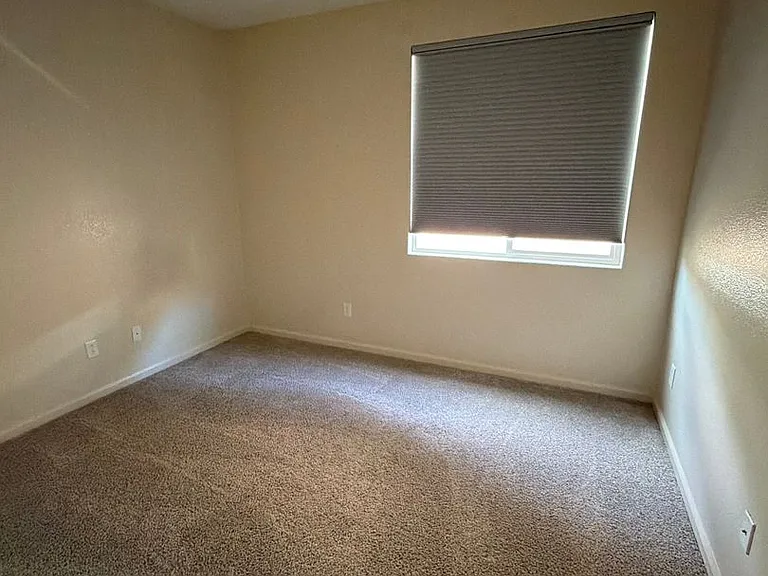 4032 Vittoria Ln — Photo 7