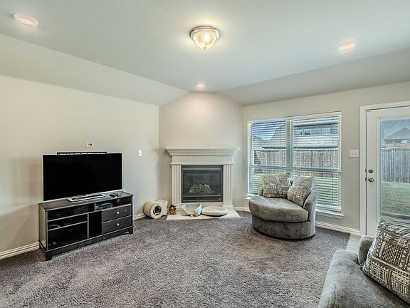 2nd image of 2116 Dorsey Dr