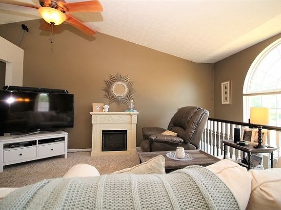 3rd image of 2521 Evergreen Dr