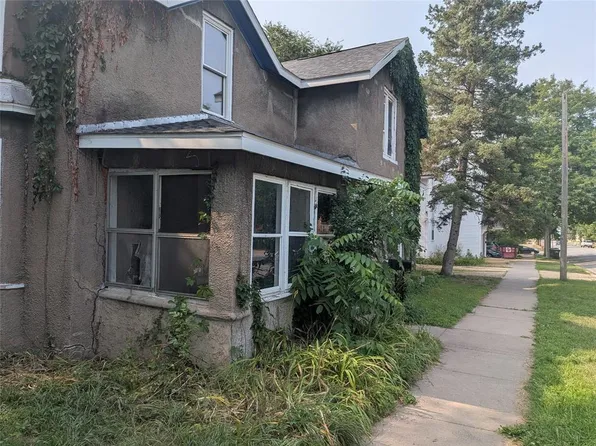 1015 6th Street #2, Menomonie, WI 54751