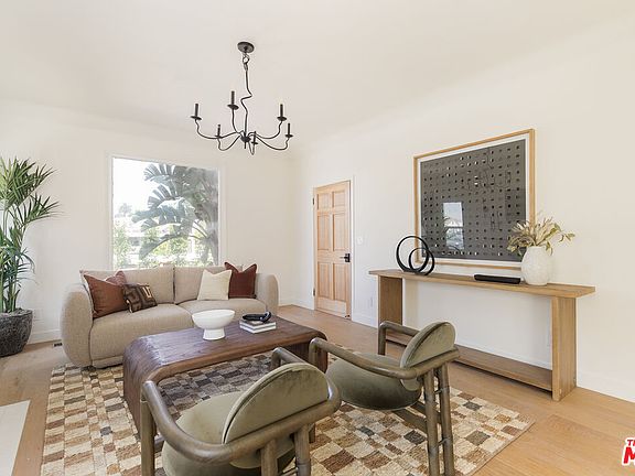 5th image of 2812 Somerset Dr