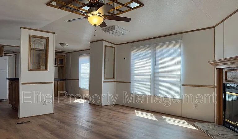 98 E Byrd Dr — Photo 3