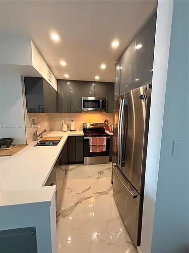 1200 West Ave Photo 1
