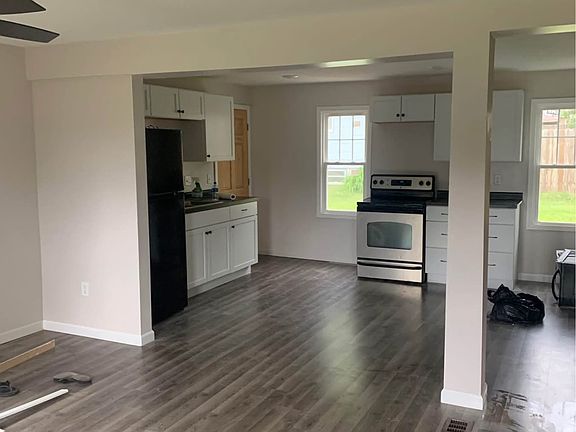 3rd image of 2109 Morse Ave