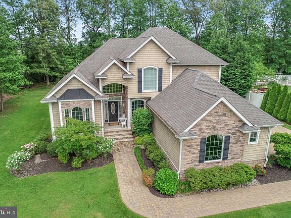 2nd image of 29156 Finch Ln