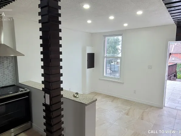 234 King St W #3, Hamilton, ON L8P 1A9