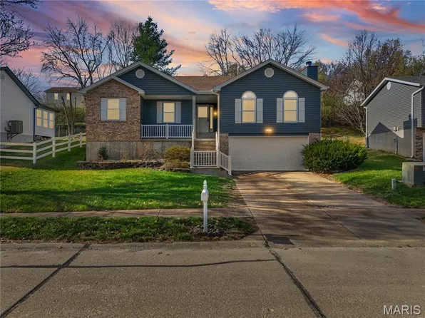 1518 Mammoth Ln, Imperial, MO 63052