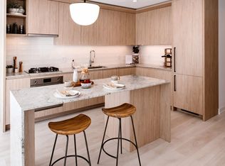 400 W Grand Ave #1403, Chicago, IL 60654