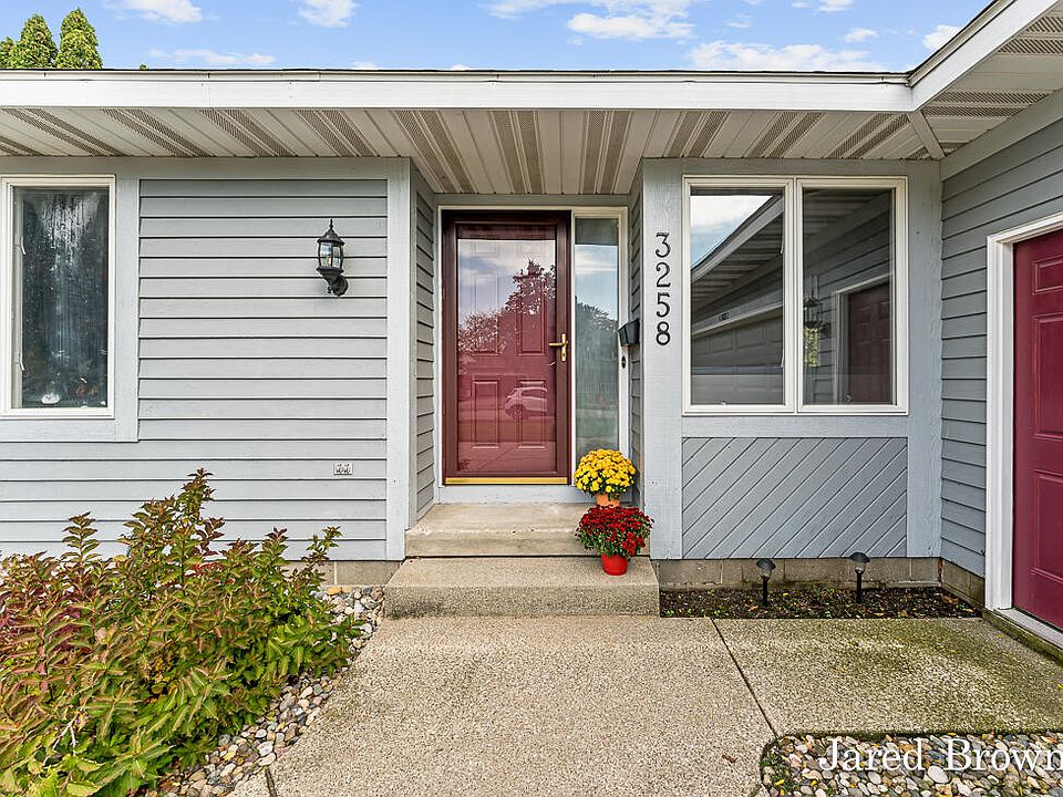 3258 Rockland Rd, Muskegon, MI 49441 Zillow