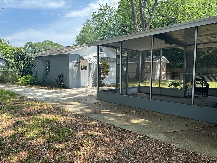 815 W Plymouth St — Photo 22