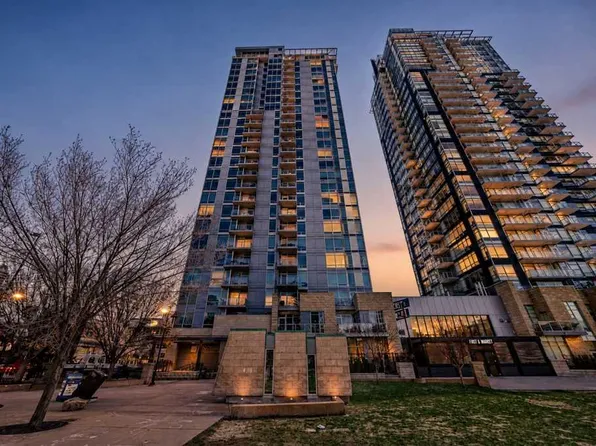 215 N 13th Ave SW #2105, Calgary, AB T2R 0V6