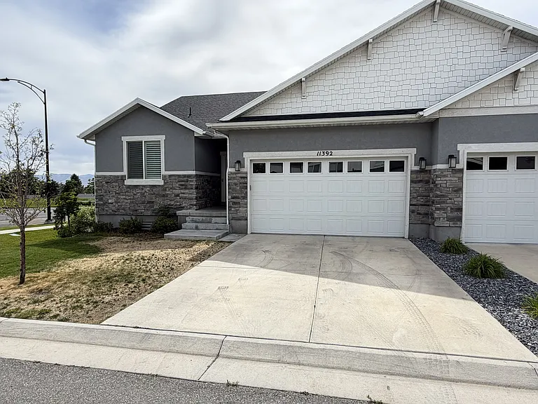11392 S Mapleside Ln — Photo 1
