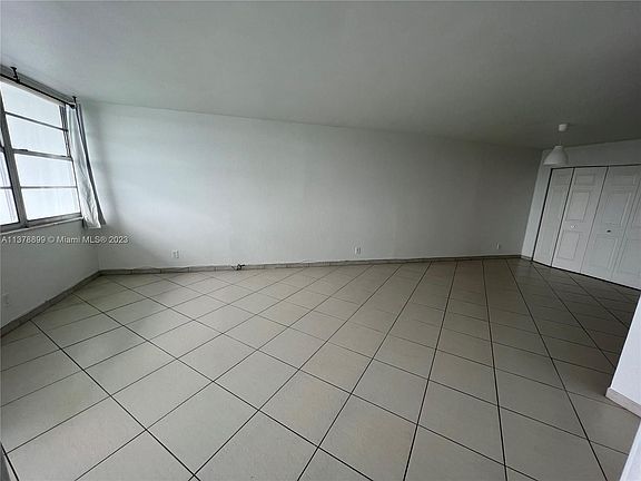 3rd image of 6770 Indian Creek Dr APT 10L