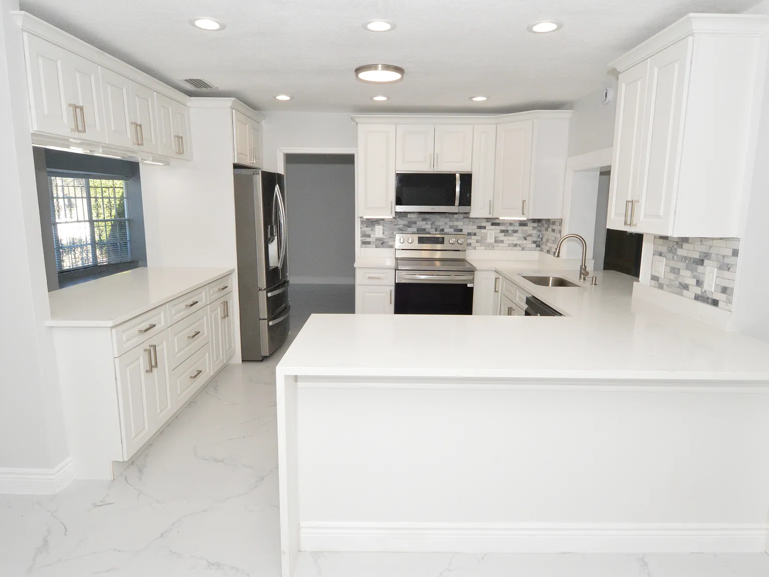 4 bed, 2628 sqft, $5,500 — Photo 4