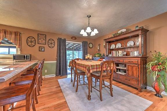 4th image of 1146 Hillview Dr
