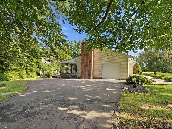 5th image of 7 Morningside Dr