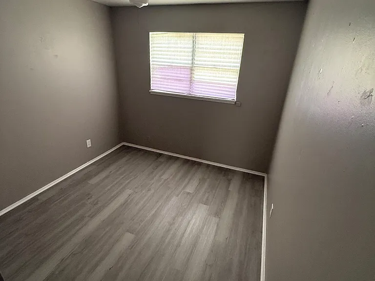 3005 N Hill St — Photo 4