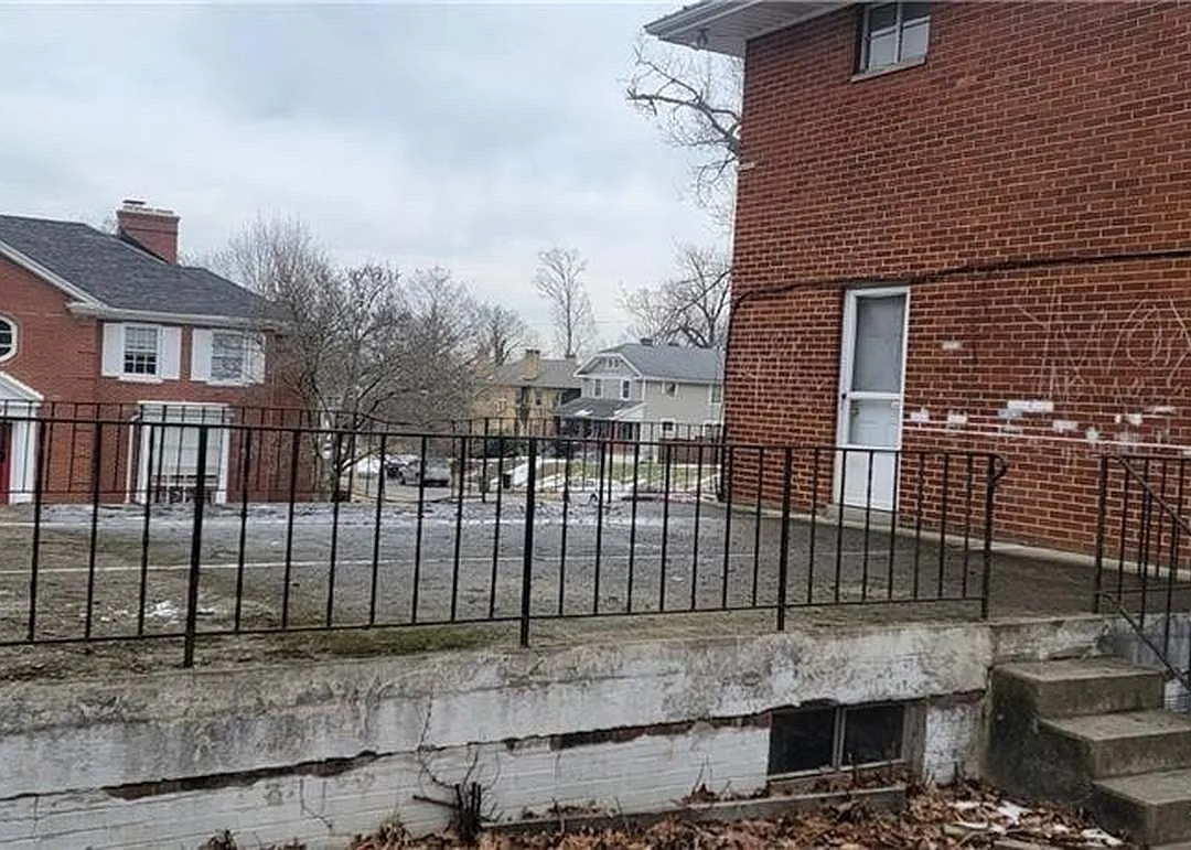 605 Delaware Ave — Photo 3