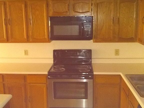 3rd image of 8344 N 21st Dr #I209