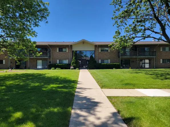 7422 Brookdale Dr APT 115, Darien, IL 60561