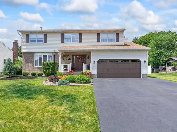 13 Berkshire Drive, Albany, NY 12205