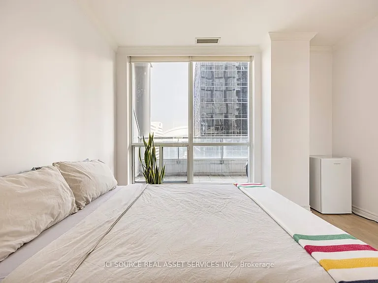 250 Wellington St W #Penthouse 40 — Photo 13