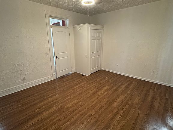 5th image of 609 Pennsylvania St #1